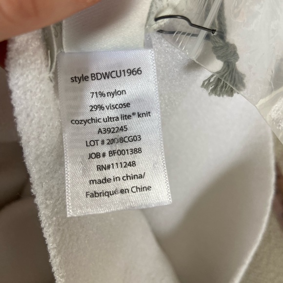 Barefoot Dreams CozyChic Ultra Lite Ocean Breeze Poncho OS Plus in Viole… - Picture 6 of 7